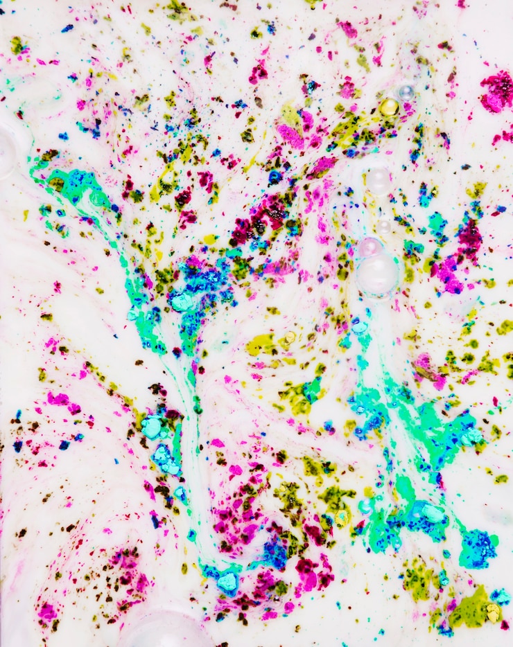 Foto gratuito acqua blu rosa colorato con bolle