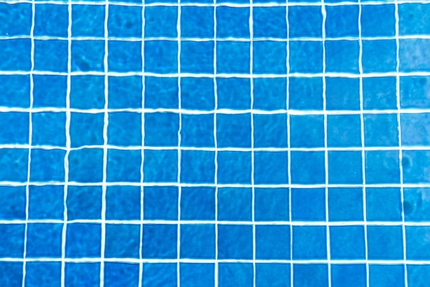 acqua strappata in piscina