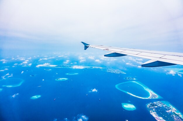 acqua, vista aereo di linea in volo sul mare