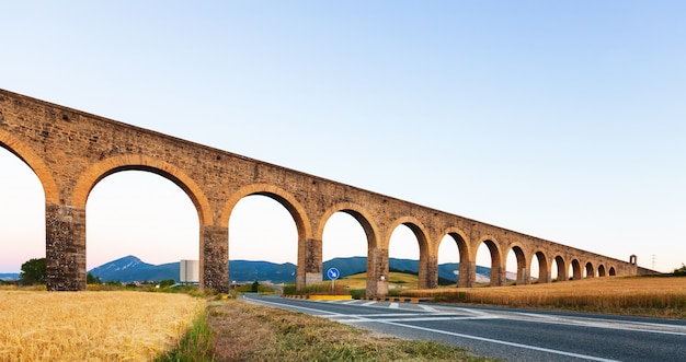 Acueducto de Noain in Navarra. Spagna