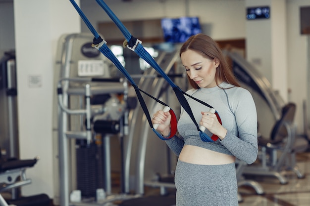 Addestramento della donna incinta in ginnastica