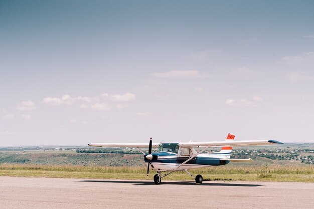 Aeroplani privati sul campo