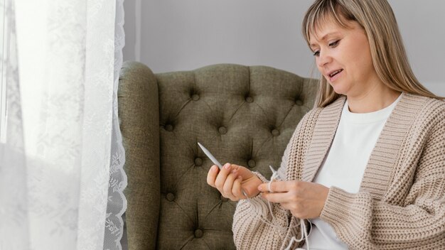 Aghi per cavi della holding della donna del colpo medio