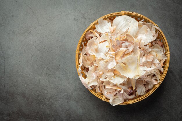 Aglio crudo fresco pronto da cucinare