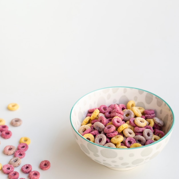 Alta vista dello spazio sano della copia della ciotola dello spuntino del cereale