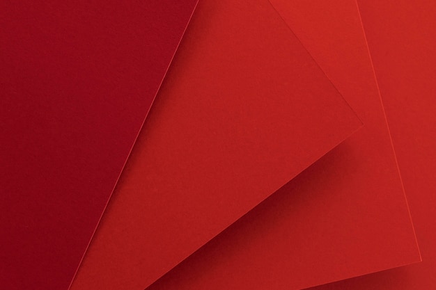 Alta vista di carte rosse eleganti