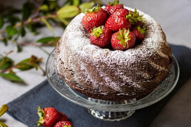 Alto angolo del concetto di torta al cioccolato