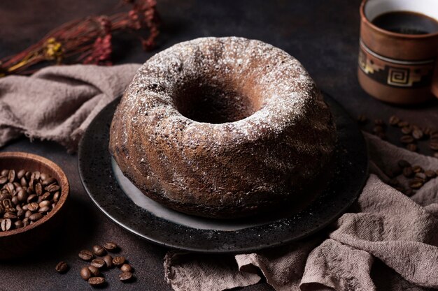 Alto angolo del concetto di torta al cioccolato