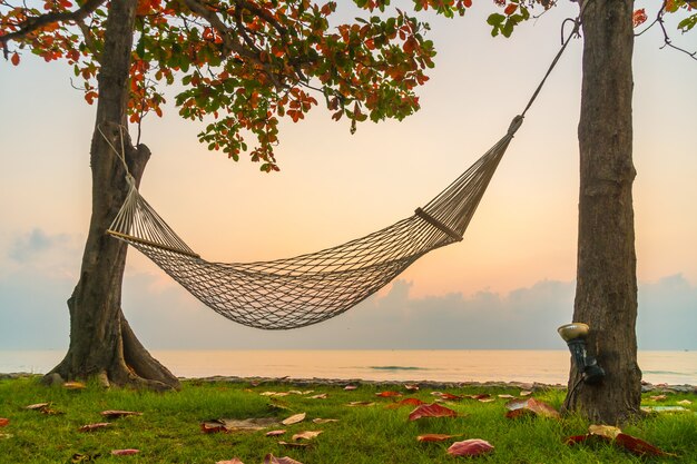 Amaca sulla spiaggia e sul mare