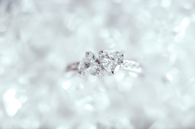 anello di diamanti