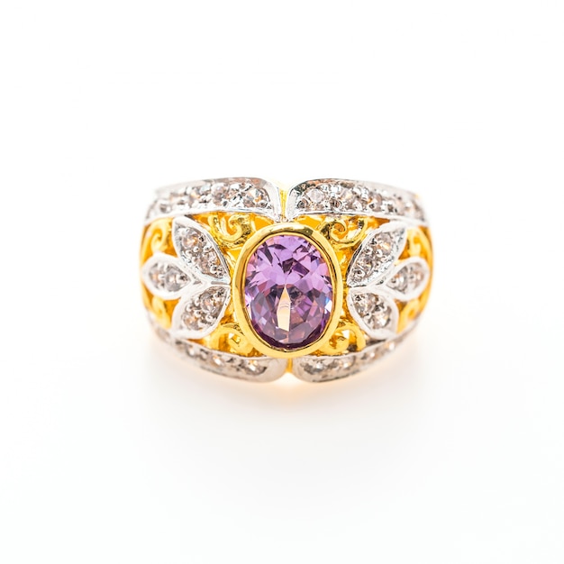 anello elegante con la pietra preziosa viola