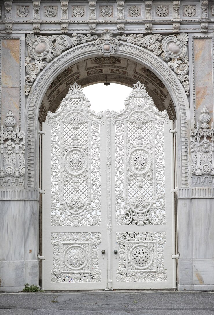 Foto gratuito antico arco in pietra