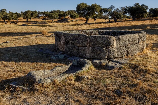 Antico pozzo nella Dehesa de la Luz, Estremadura, Spagna