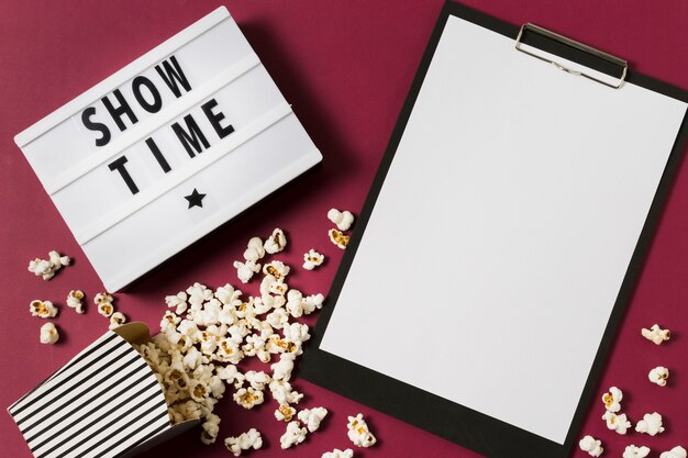 Appunti accanto allo show time lightbox