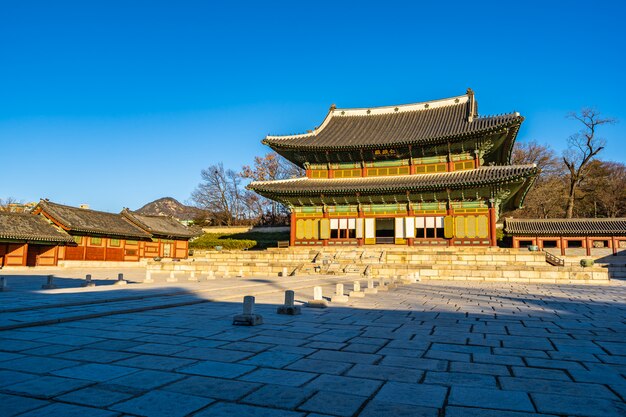 Architettura che costruisce il palazzo di Changdeokgung nella città di Seoul