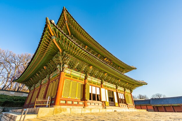 Architettura che costruisce il palazzo di Changdeokgung nella città di Seoul