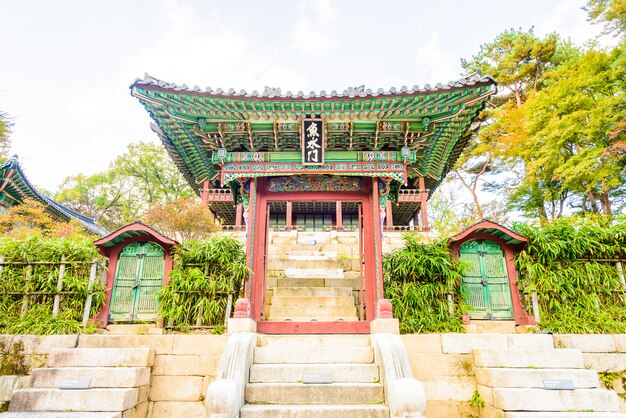 Architettura nel Palazzo di Changdeokgung nella città di Seoul in Corea