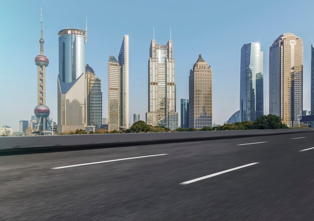 Architettura orizzontale moderno panoramico sfondo asfalto