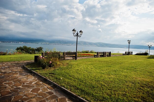 Area del parco e passeggiata nella città di Nesebar Bulgaria