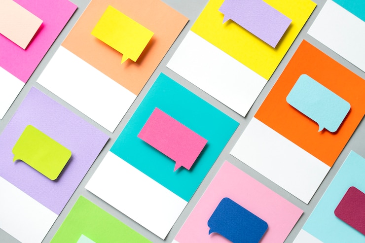 Foto gratuito arte del mestiere di carta dell&#39;icona della bolla di discorso