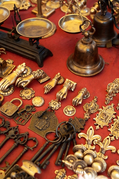 Articoli metallici al mercato dell'usato