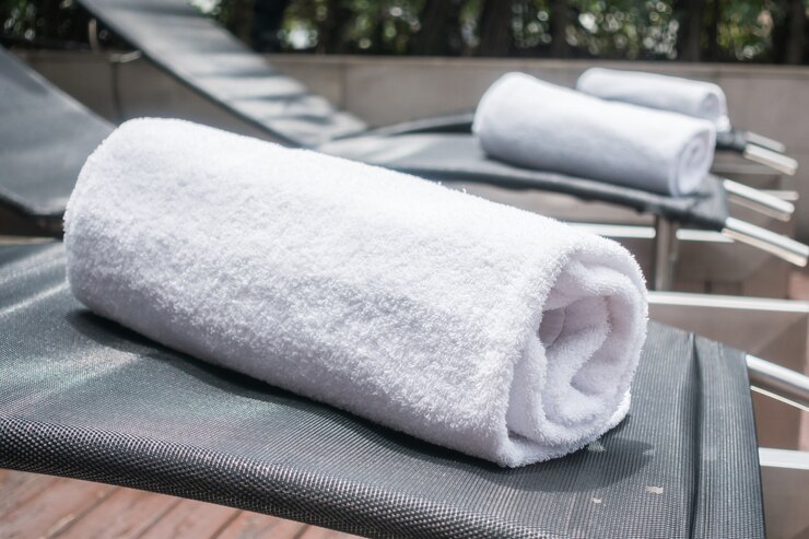 Foto gratuito asciugamano per piscina