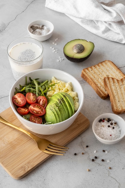 Assortimento creativo di deliziosi pasti per la colazione