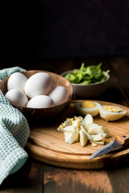 Assortimento di colazione deliziosa ad alto angolo