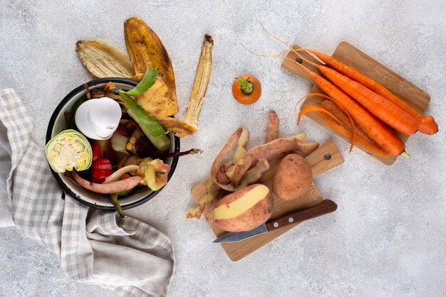 Assortimento di compost fatto di cibo avariato