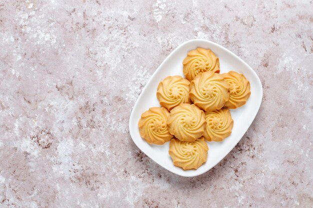 Assortimento di deliziosi biscotti freschi.