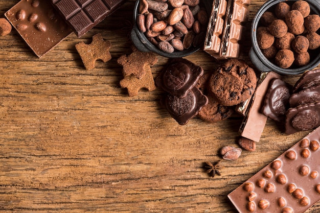 Assortimento di dolci vista dall'alto con copia-spazio