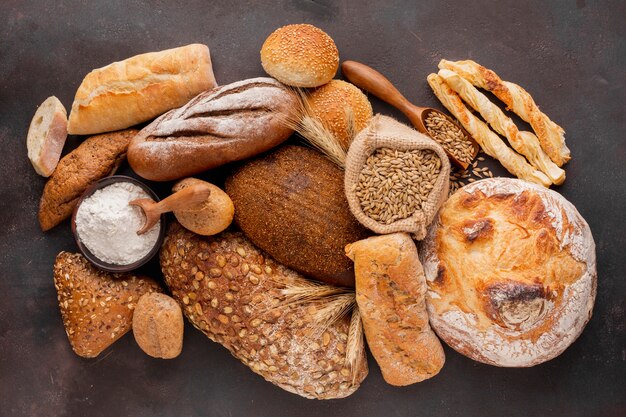Assortimento di pane e pasticceria