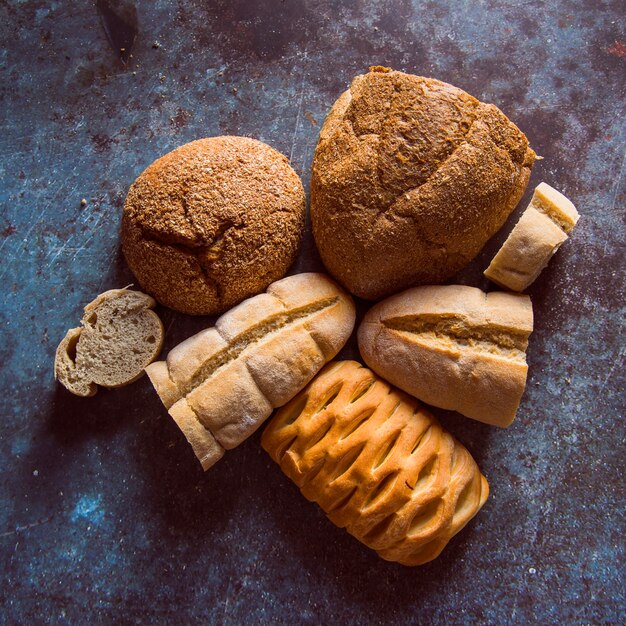 Assortimento di pane vista dall&#39;alto