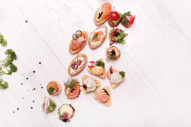 Assortimento di snack diversi, vista dall'alto