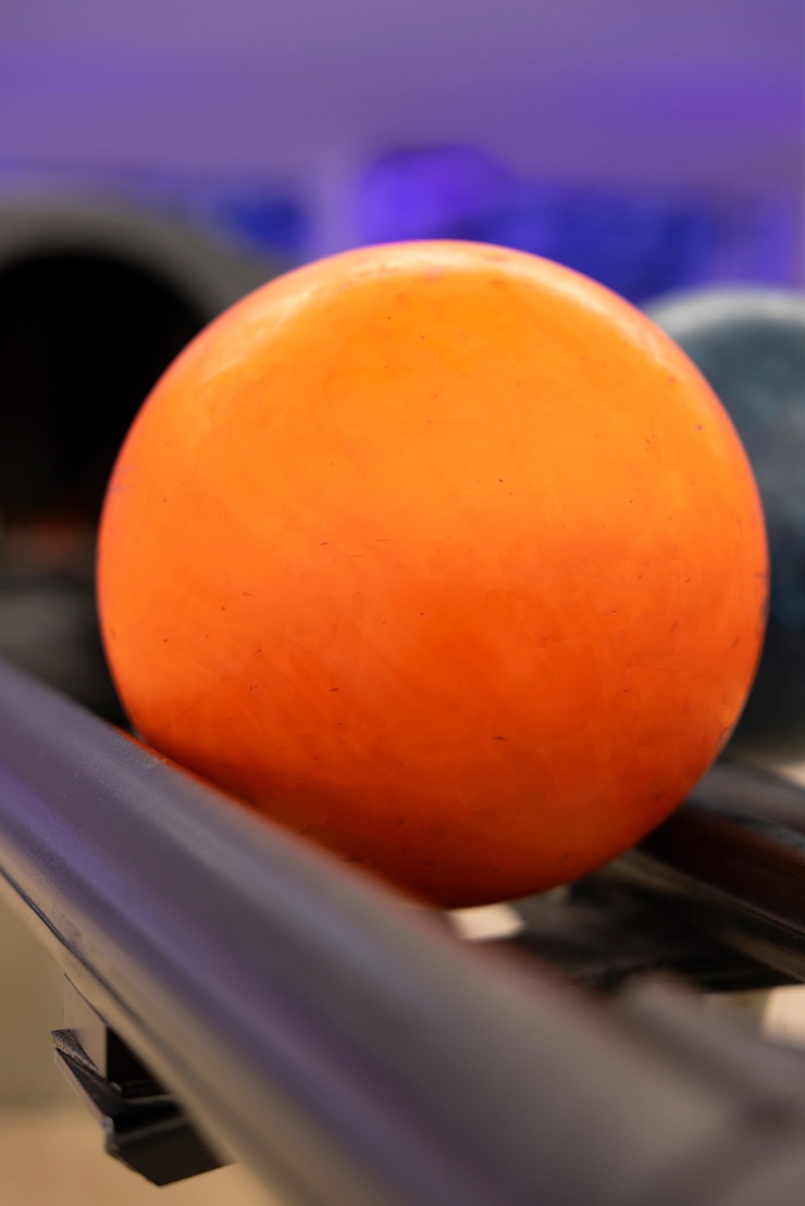 Foto gratuito attrezzatura da bowling al chiuso ancora in vita