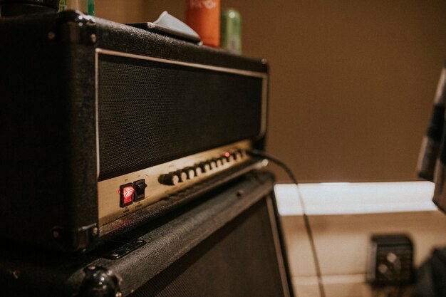 Attrezzatura musicale per amplificatore per chitarra, foto della sessione di registrazione in studio