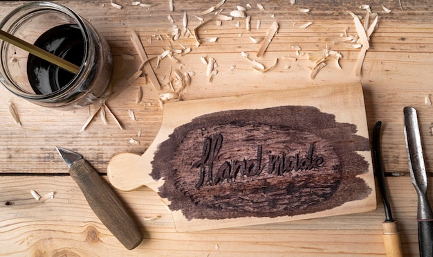 Attrezzatura per lavori artigiani piatti laici e parole fatte a mano su legno