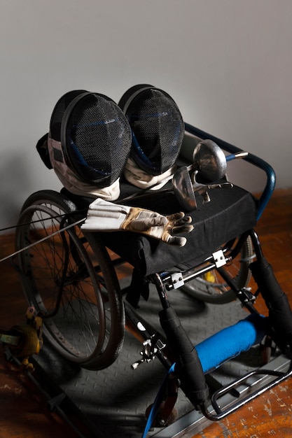 Attrezzatura speciale per schermitori disabile su sedia a rotelle