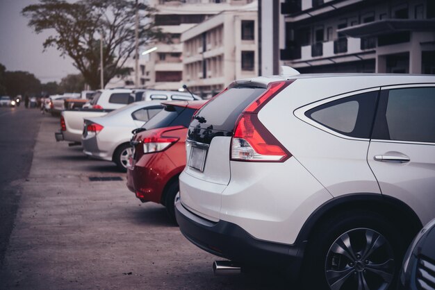 Auto nel parcheggio