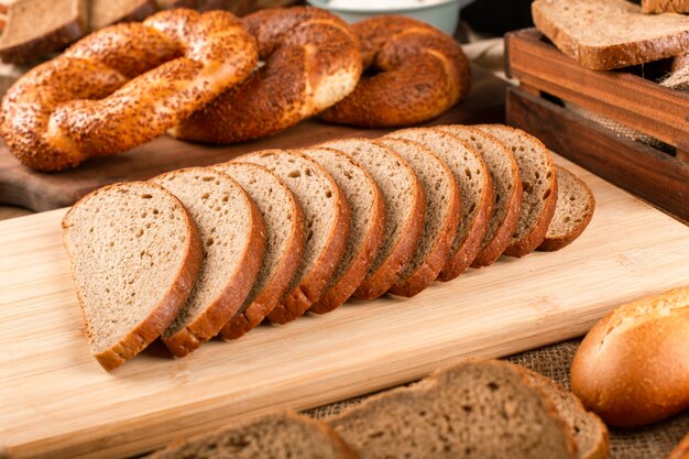 Bagel turchi e fette di pane
