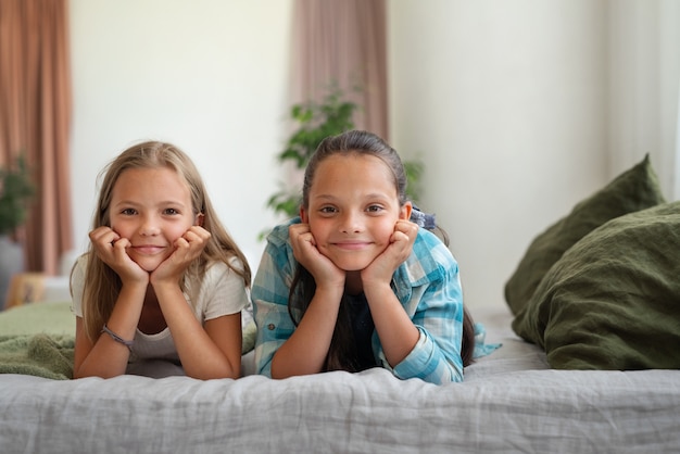 Bambini che giocano in spazi tranquilli e accoglienti