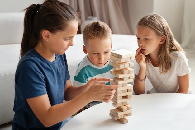 Bambini che giocano in spazi tranquilli e accoglienti