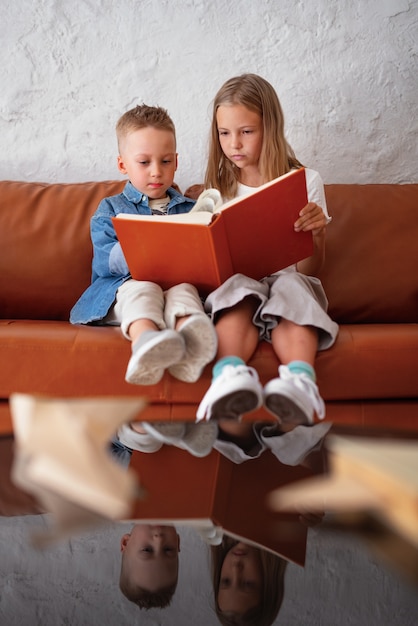 Bambini che giocano in spazi tranquilli e accoglienti