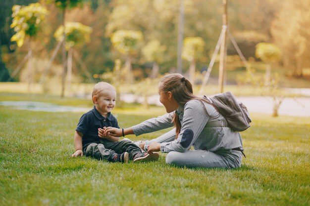 bambini in un parco