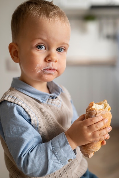 Bambino nei suoi primi anni di vita