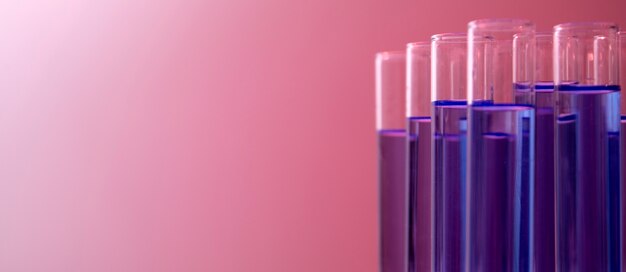 Banner scientifico orizzontale con contenitori di vetro