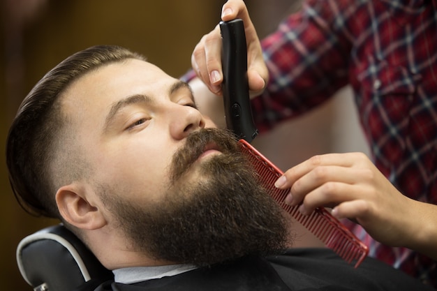 Barba grooming close-up shot