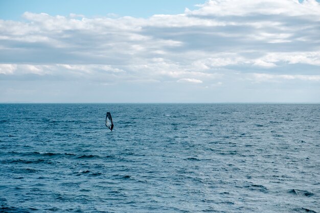 barca a vela in mare