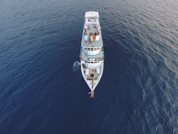 barca a vela libertà tramonto bianco romantico