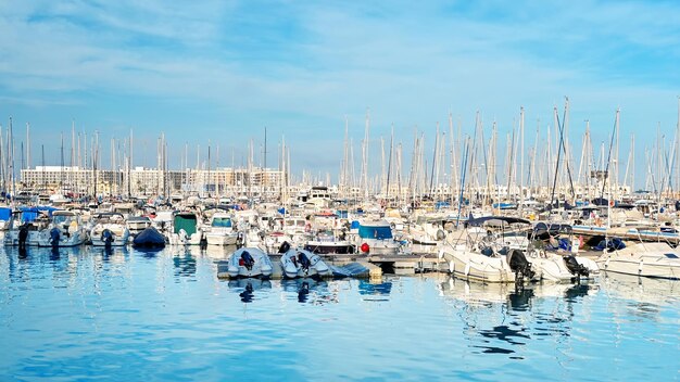 Barche nel porto di Alicante